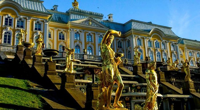 Thành phố Saint Petersburg cổ kính có 221 bảo tàng, 2.000 thư viện